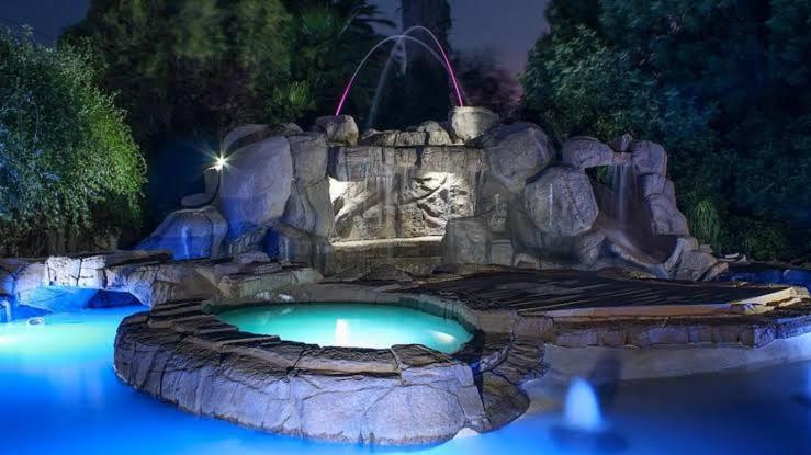 The Palms Venue & Accommodation Крадък Екстериор снимка