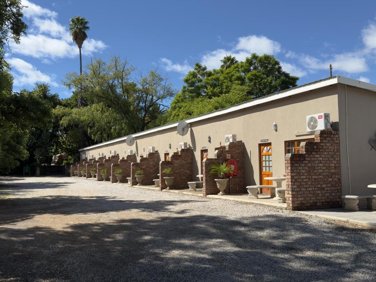 The Palms Venue & Accommodation Крадък Екстериор снимка